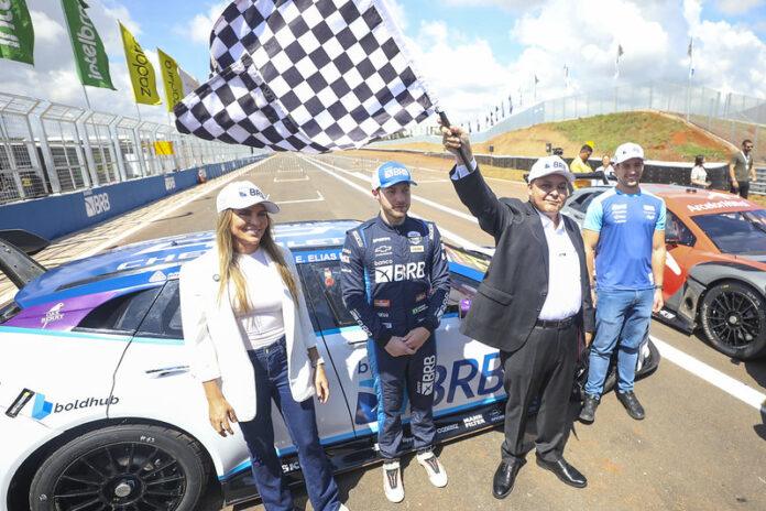 Imagem relacionada à reinauguração do Autódromo Internacional de Brasília pelo GDF.