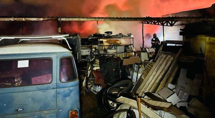 Imagem relacionada à matéria do Repórter Capital sobre o incêndio atendido pelo CBMDF na Ponte Alta Norte, no Gama.