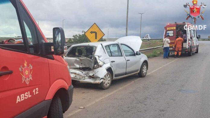 Imagem relacionada à colisão na DF-040, saída de Santa Maria, atendida pelo Corpo de Bombeiros do Distrito Federal.