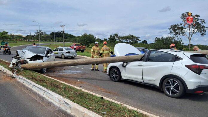 Imagem relacionada à matéria do Repórter Capital sobre a colisão que derrubou um poste na Ponte das Garças, em Brasília.