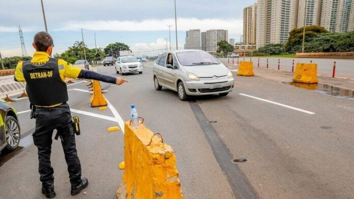 Imagem relacionada à matéria do Repórter Capital sobre as intervenções do Detran-DF no trânsito durante o fim de semana.