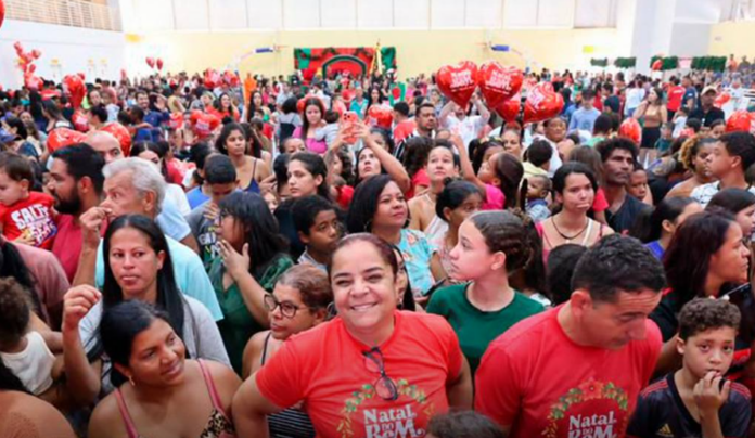 Imagem relacionada à matéria do Repórter Capital sobre a entrega de brinquedos do Natal do Bem em Formosa, Goiás.