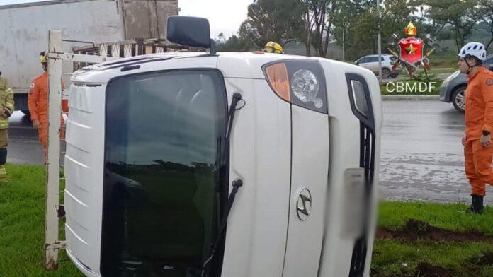 Imagem relacionada à matéria do Repórter Capital sobre capotamento no Balão do Aeroporto JK, atendido pelo CBMDF.