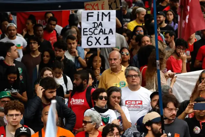 Imagem relacionada à matéria do Repórter Capital sobre a defesa do fim da escala 6x1 pelo ministro do Trabalho.