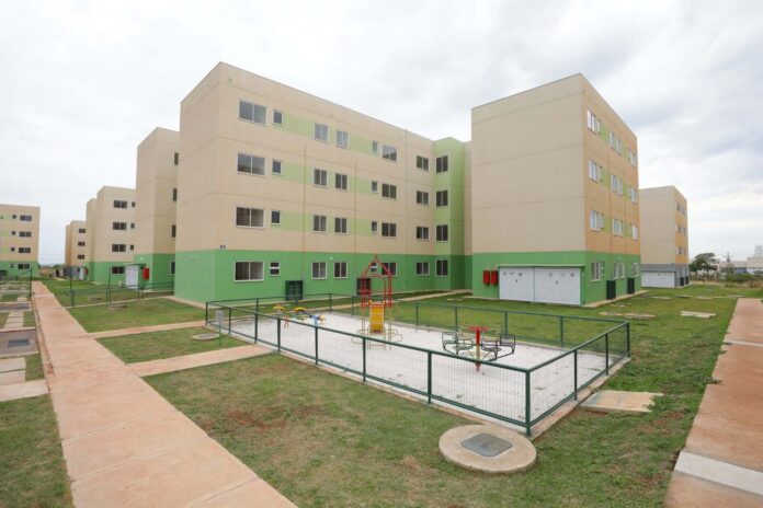 Imagem relacionada à matéria do Repórter Capital sobre entregas habitacionais e regularização fundiária realizadas pela Codhab-DF em 2025.