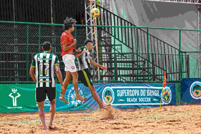 Imagem da Arena Guariroba durante jogos da Supercopa de Beach Soccer 2025