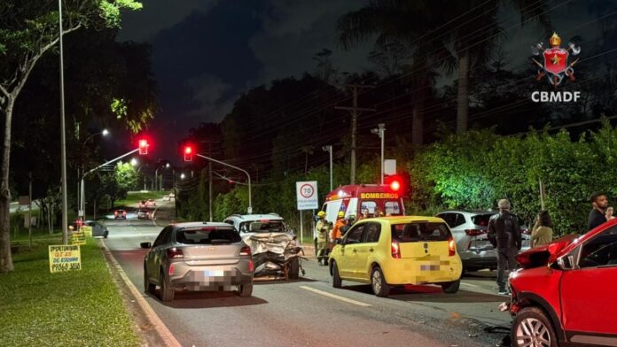 Imagem relacionada à matéria do Repórter Capital sobre engavetamento no Lago Sul