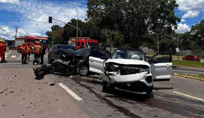 Imagem relacionada à matéria do Repórter Capital sobre acidente envolvendo três veículos no Lago Sul, em Brasília.