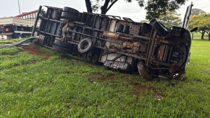Imagem relacionada à matéria do Repórter Capital sobre caminhão capotado na EPIA, próximo ao Aeroporto de Brasília.