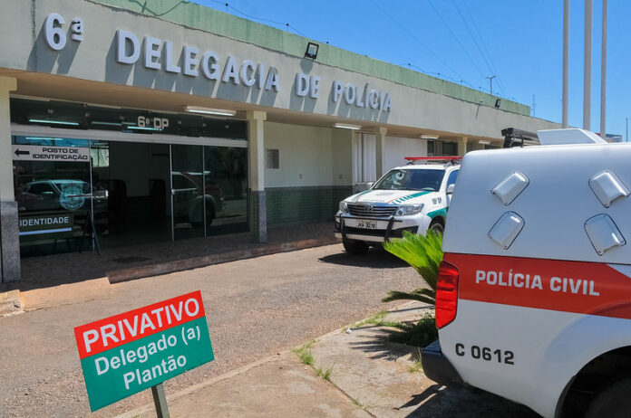 Viatura da Polícia Militar do DF em ocorrência de homicídio no Itapoã