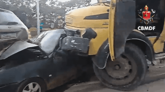 Imagem relacionada à matéria do Repórter Capital sobre acidente com caminhão e vários veículos danificados no Lago Sul em Brasília