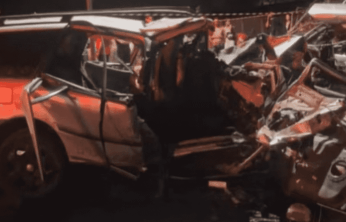 Acidente grave entre carro e caminhonete na GO-334, em Rubiataba, que deixou três jovens mortos.