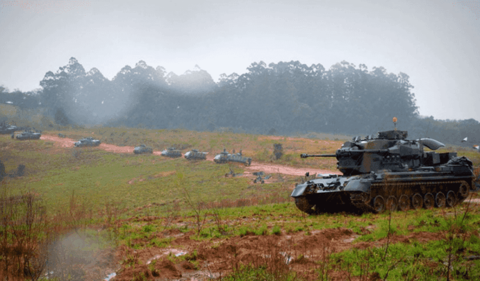 Leis sancionadas autorizam envio de aeronaves e equipamentos militares ao Paraguai e Uruguai.