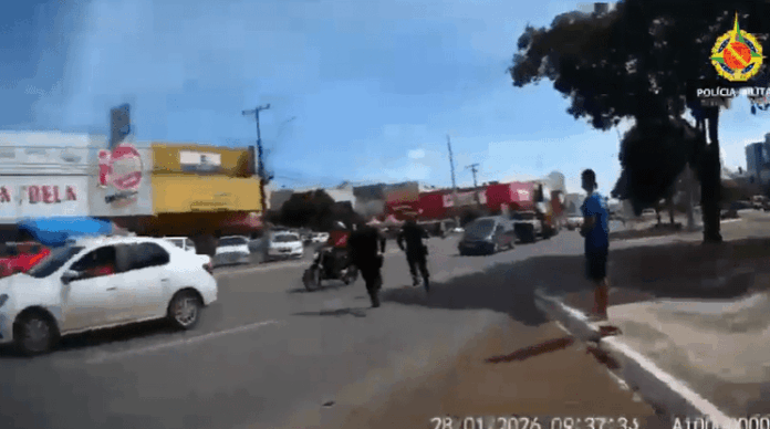 Imagem relacionada à perseguição da PMDF que resultou em prisões por tráfico e roubo em Ceilândia DF