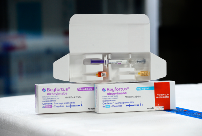 Imagem relacionada à matéria do Repórter Capital sobre aplicação do nirsevimabe em bebês na rede pública do DF