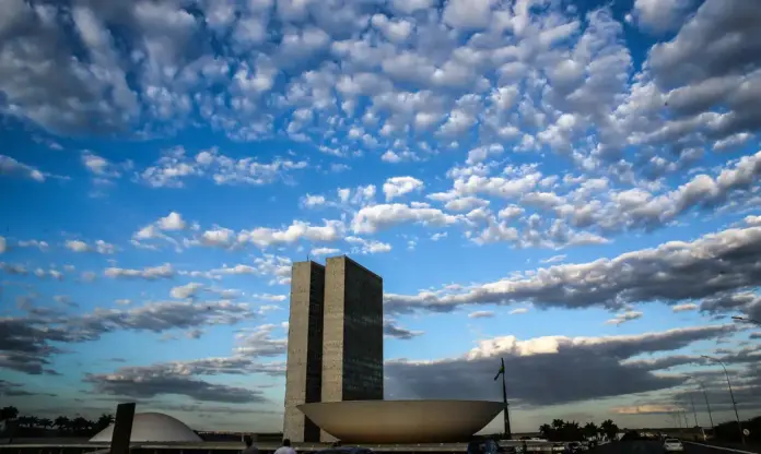 Imagem relacionada à matéria do Repórter Capital sobre previsão do tempo para o fim de semana no Distrito Federal