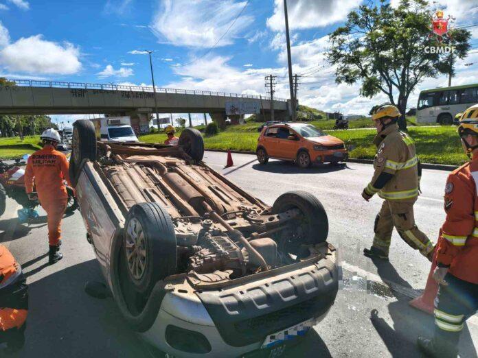 Imagem relacionada à matéria do Repórter Capital sobre capotamento atendido pelo Corpo de Bombeiros em Ceilândia Norte