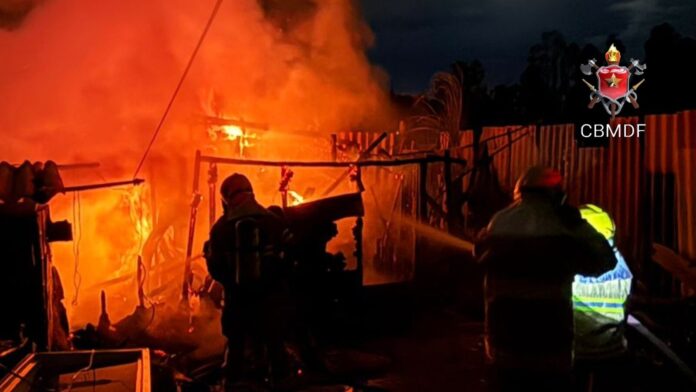 Imagem relacionada à matéria do Repórter Capital sobre incêndio em casa de madeira no Núcleo Bandeirante DF