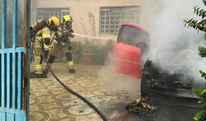 Imagem relacionada à matéria do Repórter Capital sobre carro incendiado na garagem na Ceilândia Norte
