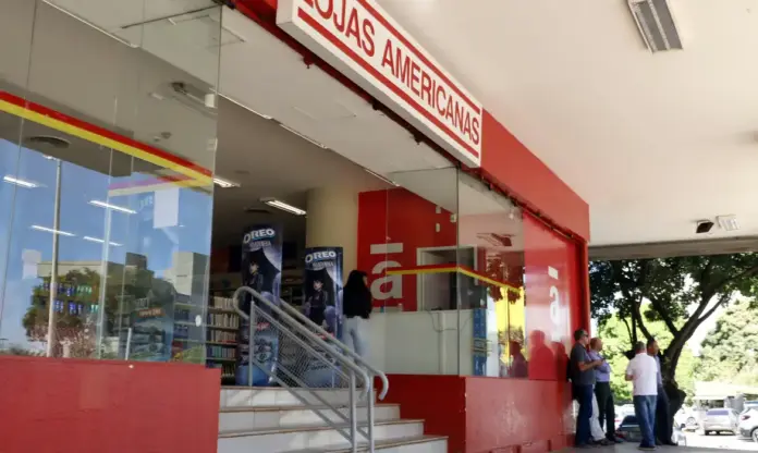 Fachada de unidade das Lojas Americanas