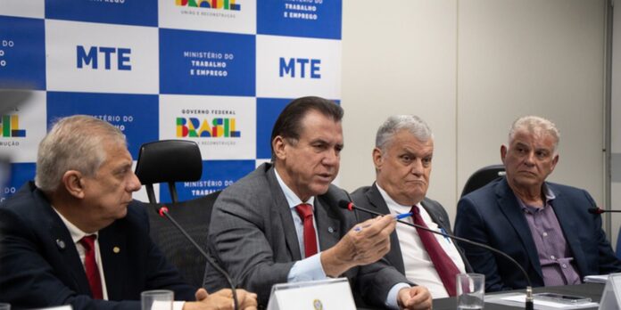 Taxistas solicitam ao governo criação de linha de crédito para renovação da frota