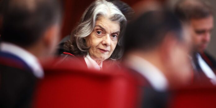 Cármen Lúcia adianta processo eleitoral para sucessão no TSE
