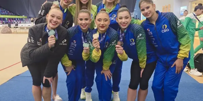 Brasil conquista medalha de prata com nova série de cinco bolas na etapa da Copa do Mundo