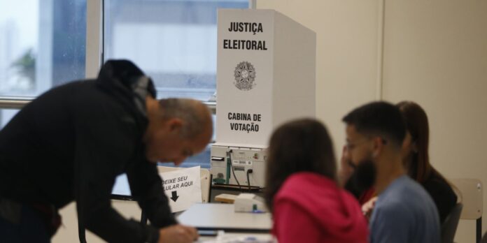 Crescimento de 74% no número de eleitores com mais de 60 anos, segundo pesquisa