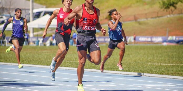 Erik Cardoso estabelece novo recorde nos 100 m, mas resultado não é homologado