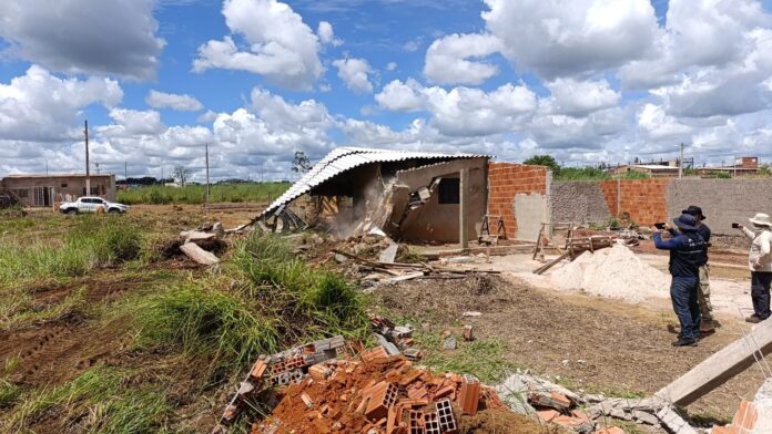 DF Legal retoma demolições de obras em Água Quente menos de 40 dias após operação anterior