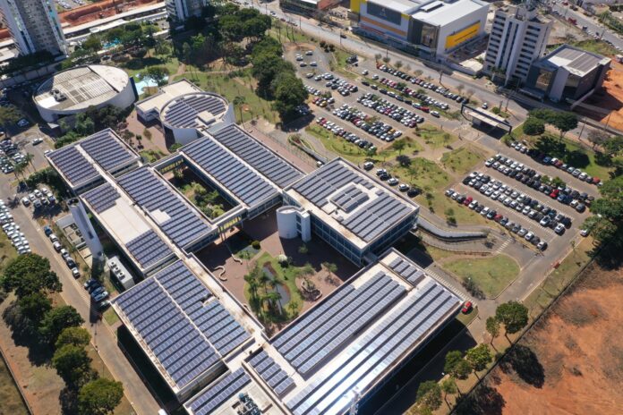 Caesb comemora 57 anos com melhorias em infraestrutura, segurança hídrica e qualidade de vida no DF