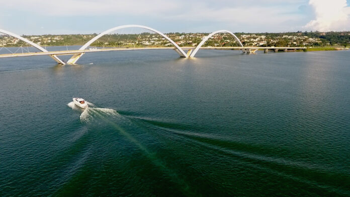 Reforma da Ponte Honestino Guimarães e recapeamento promovem melhorias na mobilidade do Lago Sul e áreas adjacentes
