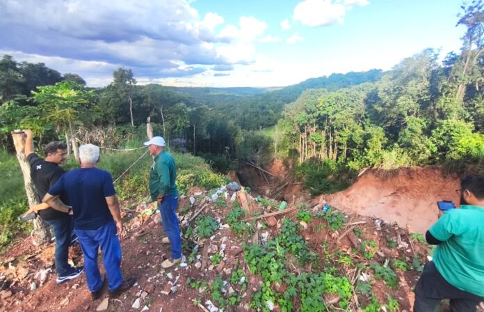 Equipes do GDF realizam vistoria em voçorocas em Alexânia (GO)