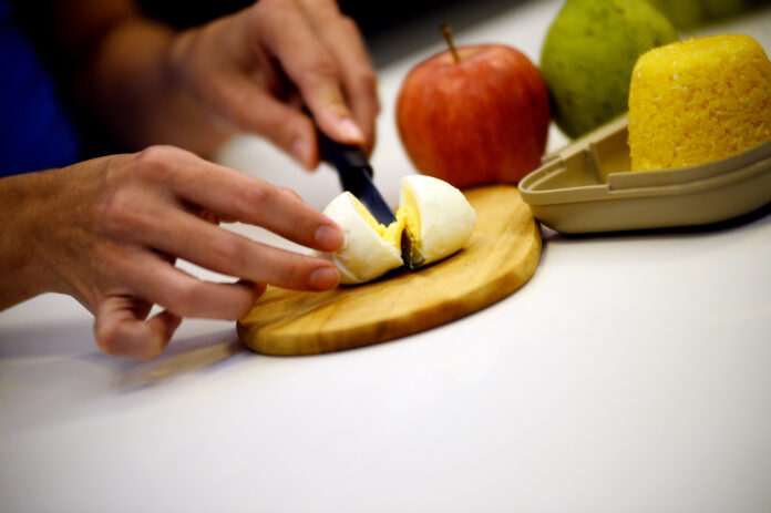 Suplementos alimentares: indicações e riscos do uso sem orientação profissional