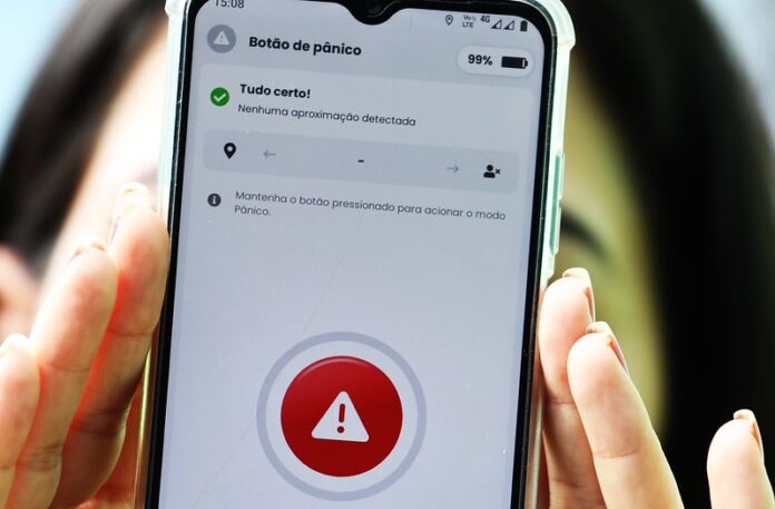 Monitoramento eletrônico resulta na prisão de 12 agressores por descumprimento de medidas protetivas em 2026