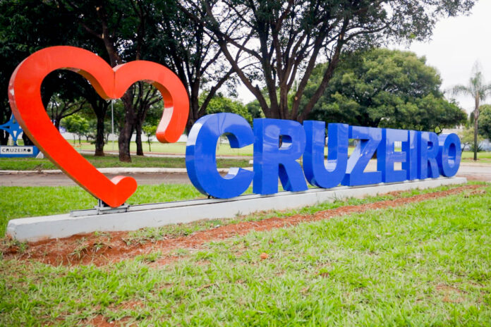 Reforma da feira permanente e revitalização de praças e áreas de convivência promovem melhorias no Cruzeiro