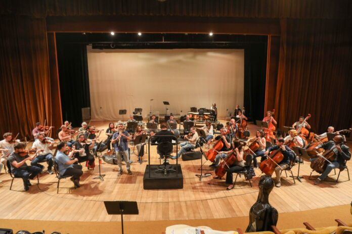 Orquestra Sinfônica celebra um ano de retorno ao Teatro Nacional após reforma do GDF com recorde de público
