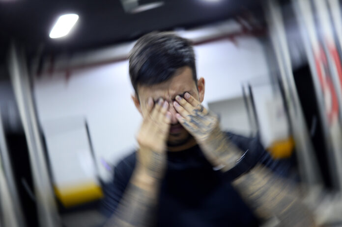 Tontura pode ser sintoma de diversas doenças, alerta especialista