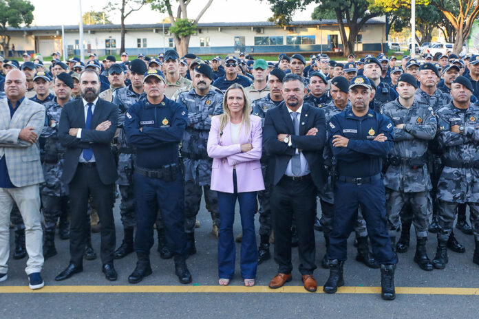 Governadora Celina Leão participa de cerimônia em homenagem a policiais militares promovidos após redução do interstício no DF