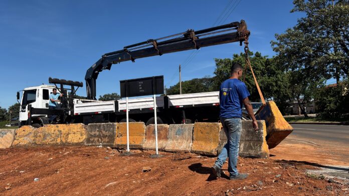 Área pública em Ceilândia Norte passa por limpeza para coibir descarte irregular