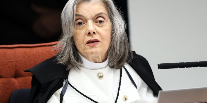 Cármen Lúcia vota pela condenação de Eduardo Bolsonaro por difamação