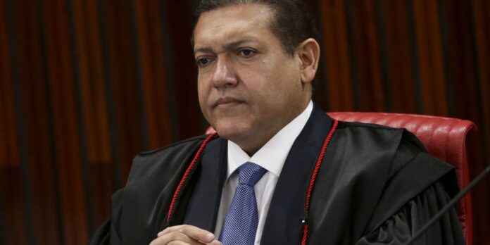 Nunes Marques toma posse como presidente do TSE em 12 de maio