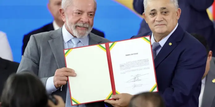 José Guimarães toma posse como ministro e destaca a importância de 