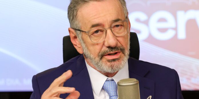 Ministro afirma que país busca diversificação além da exportação de minerais críticos