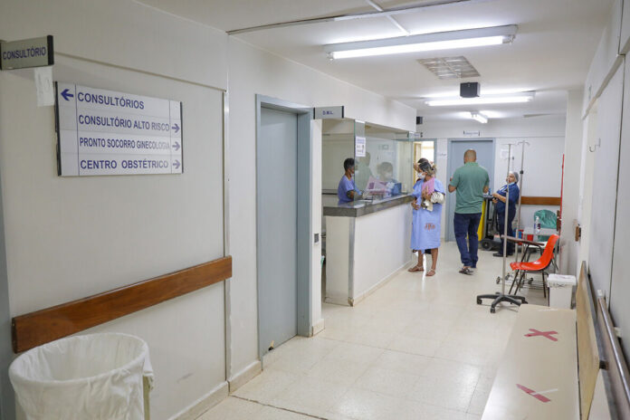 Imagem de hospital em Brasília durante feriado