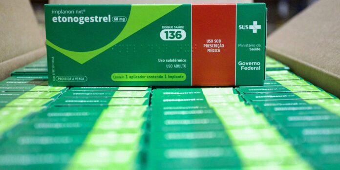 SUS capacita profissionais para expandir a oferta de implantes hormonais