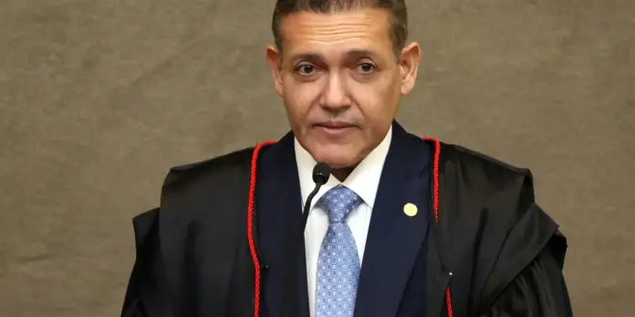 Nunes solicita parecer da PGR sobre a revisão da condenação de Bolsonaro