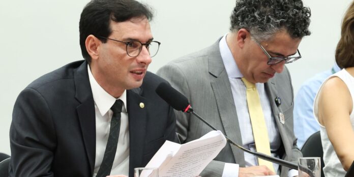 Relator sugere que um dia de folga na escala 6x1 seja transferido para o domingo