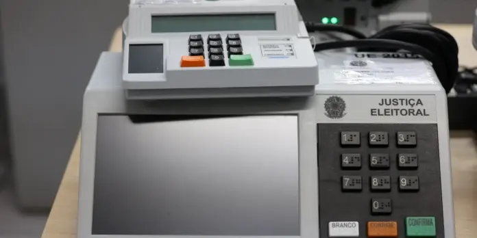 Pesquisa revela que desinformação sobre eleições foca em urnas eletrônicas