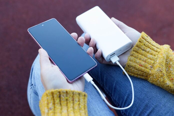 Atenção passageiros: nova regra limita embarque de power banks em voos no Brasil
